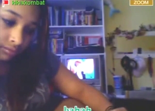 Pretty-faced lady is going to finger after dog sex